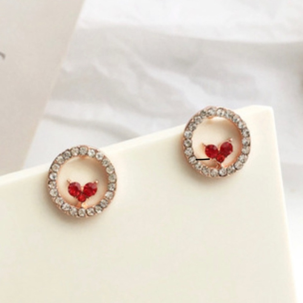⭐️3/$17⭐️ OR ❌FREE WITH BUNDLE❌  Dainty Red Heart White Hoop Gold Earrings NWT